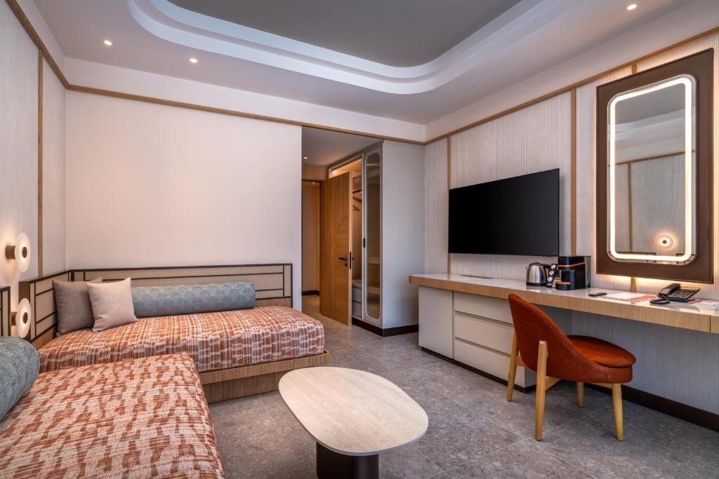 TRENDY PERGE RESORT & SUITES