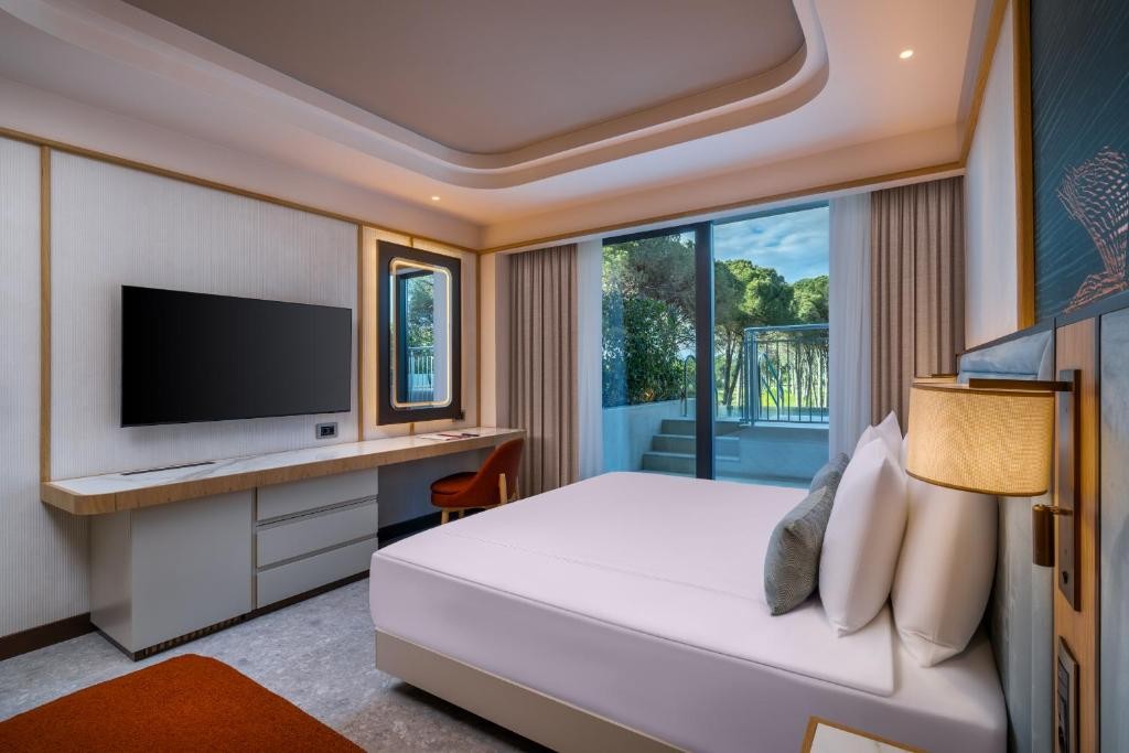 TRENDY PERGE RESORT & SUITES
