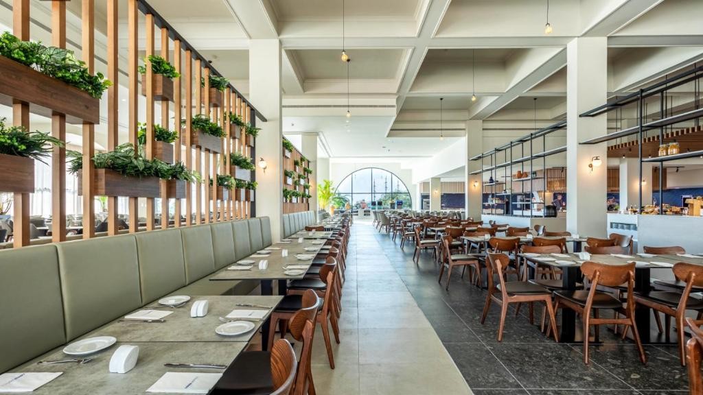 LOUIS PHAETHON BEACH