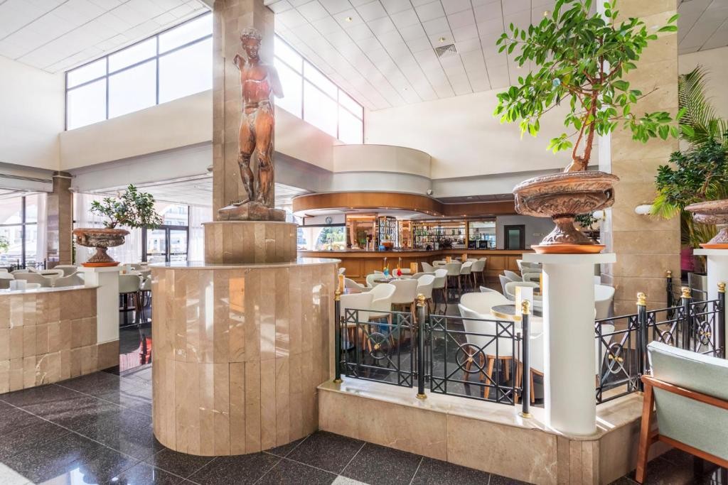 LOUIS PHAETHON BEACH