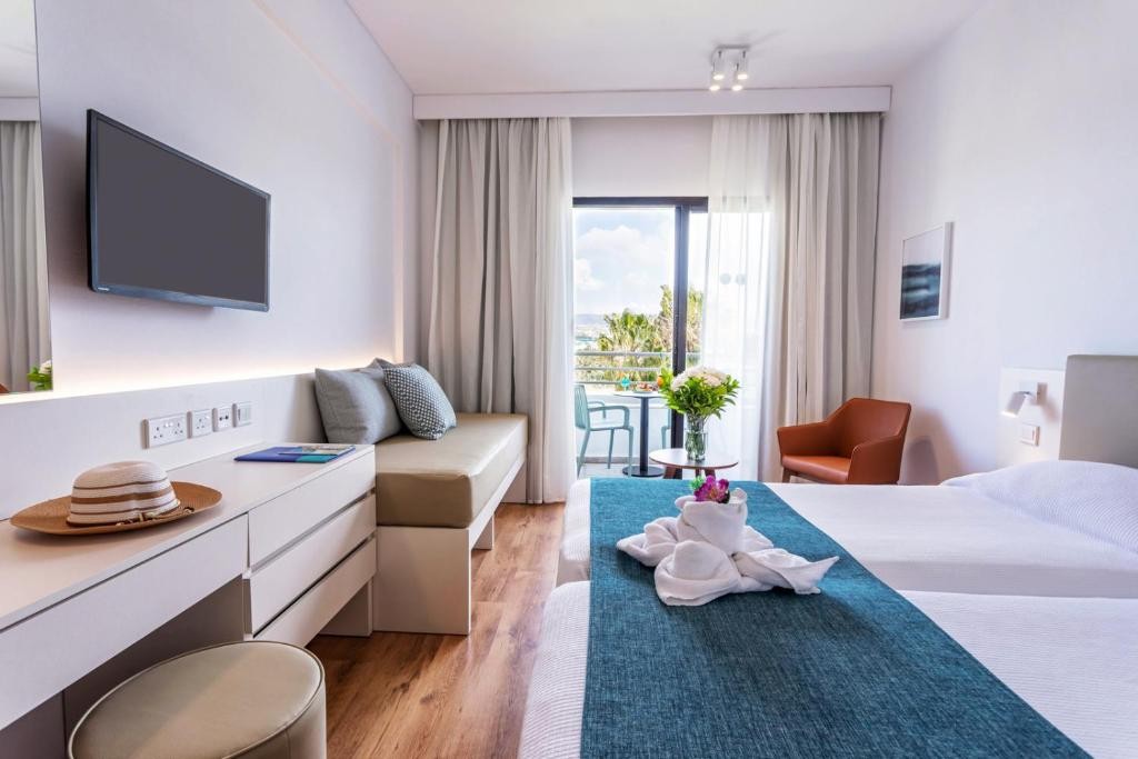 LOUIS PHAETHON BEACH