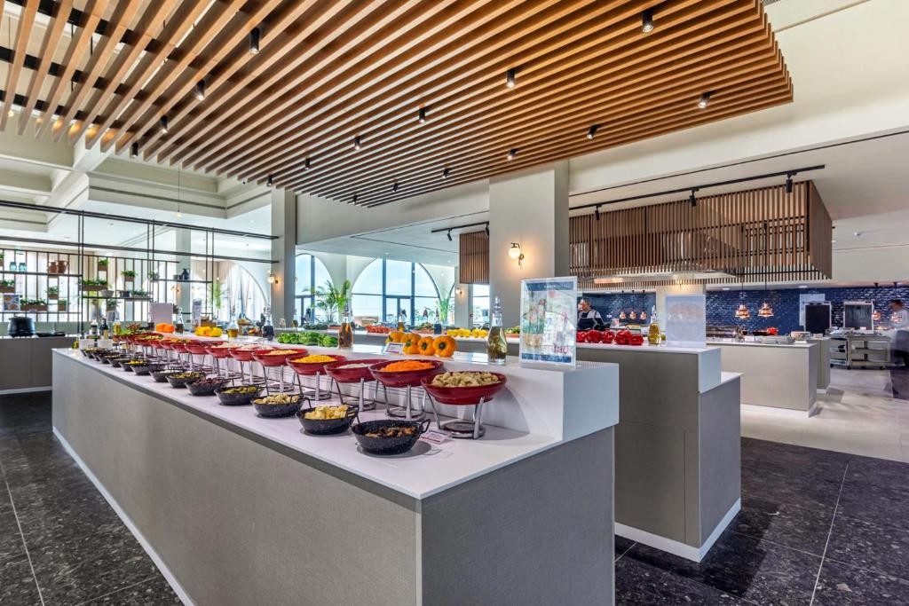 LOUIS PHAETHON BEACH