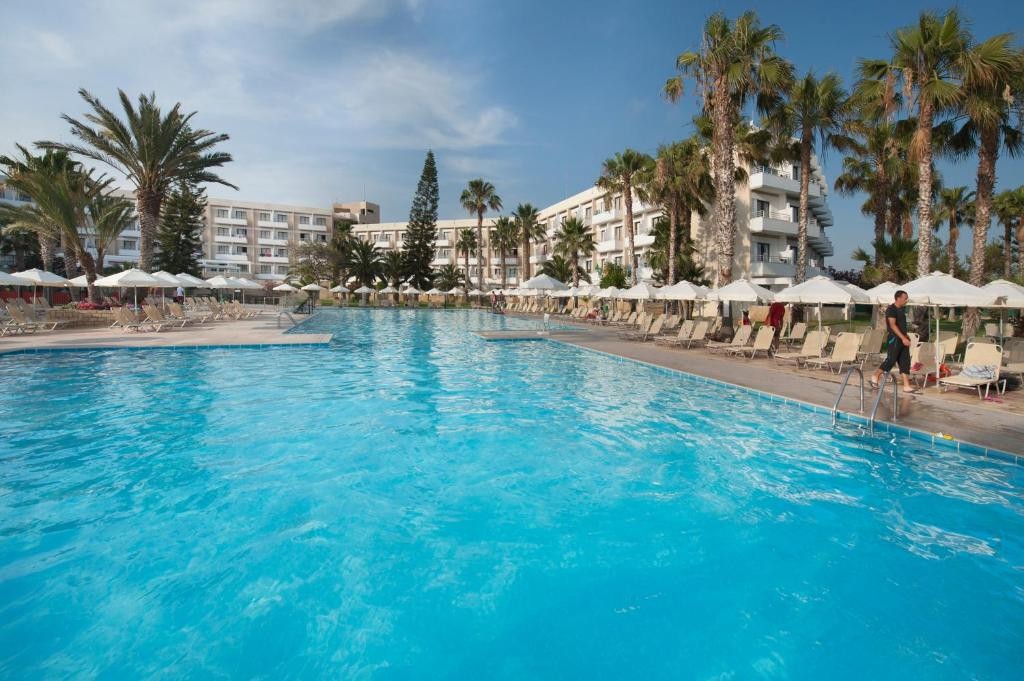 LOUIS PHAETHON BEACH