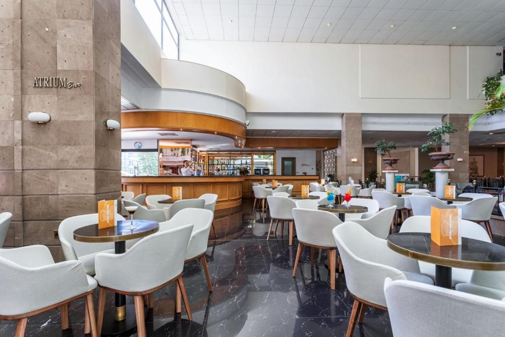 LOUIS PHAETHON BEACH