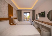 Кадър от MARVELOUS HOTEL SARIGERME