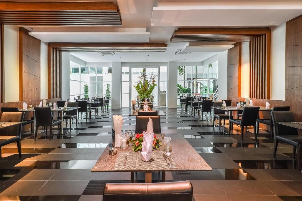 Fishermens Harbour Urban Resort