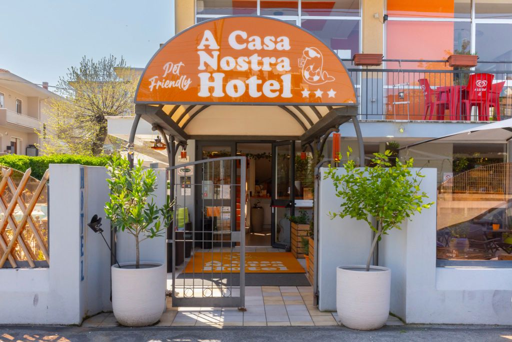 A CASA NOSTRA HOTEL (RIMINI)