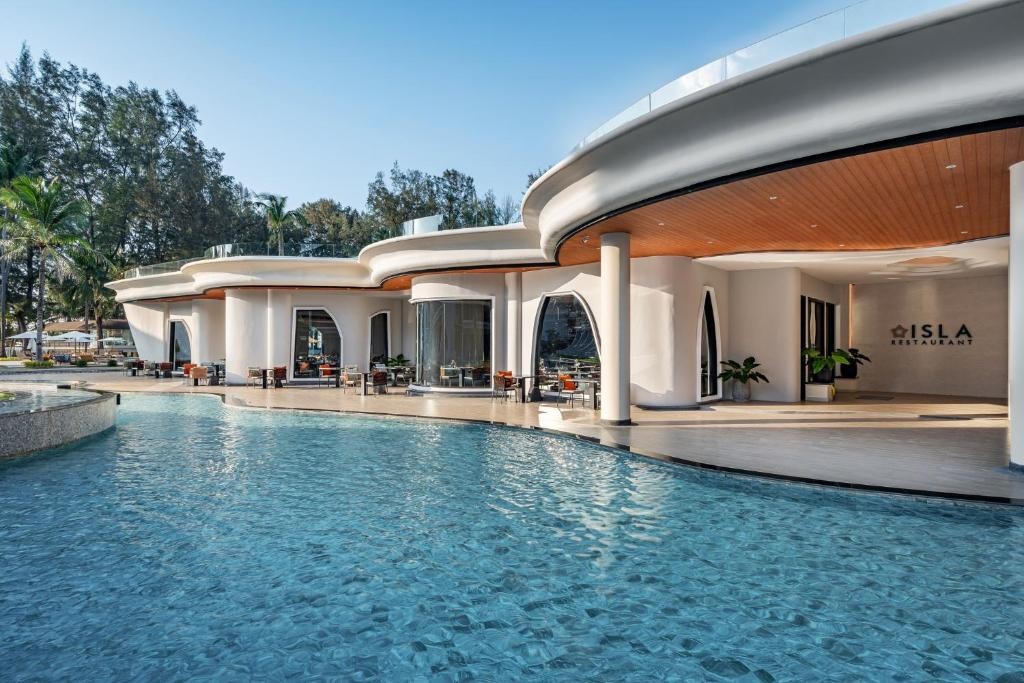Amora Beach Resort Phuket