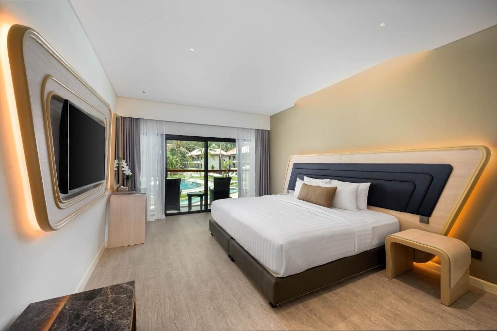 Amora Beach Resort Phuket
