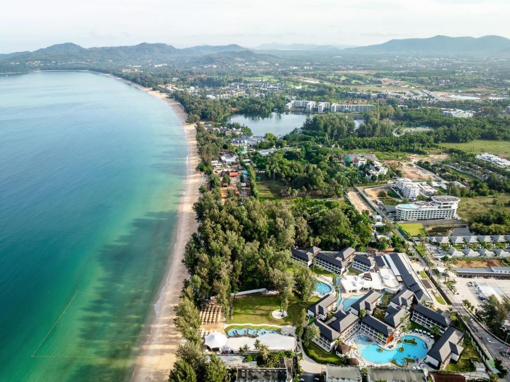 Amora Beach Resort Phuket