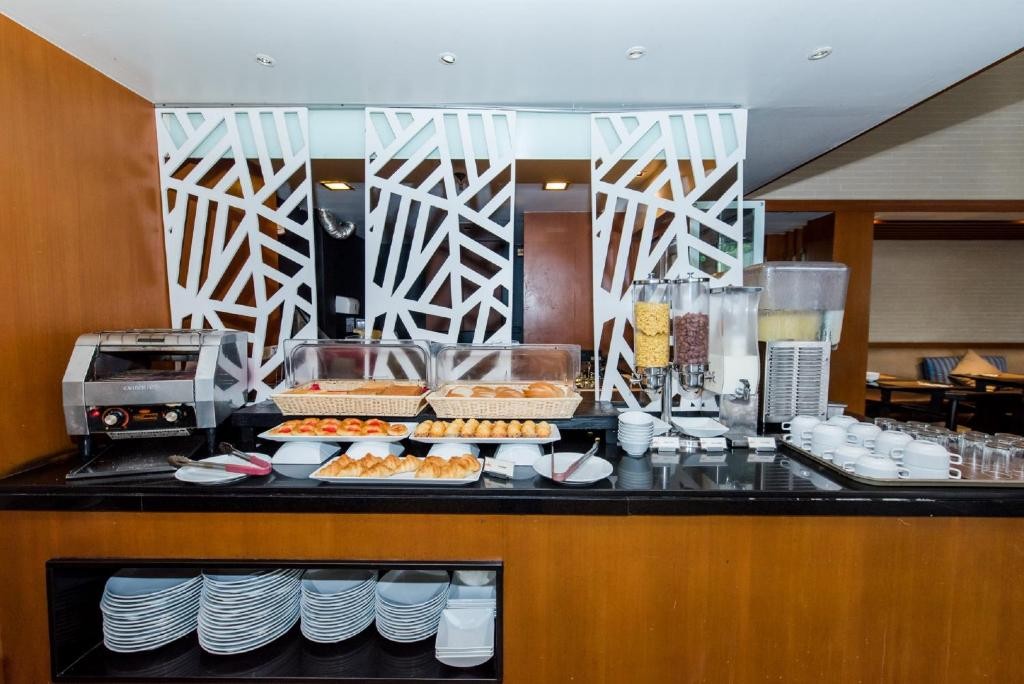 Ashlee Hub Hotel Patong