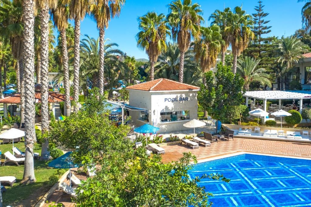 UTOPIA RESORT & RESIDENCE