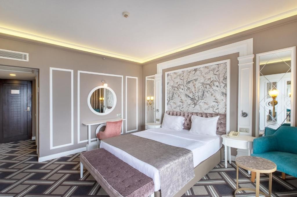 UTOPIA RESORT & RESIDENCE