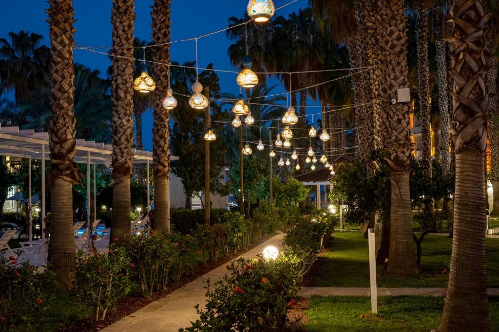 UTOPIA RESORT & RESIDENCE