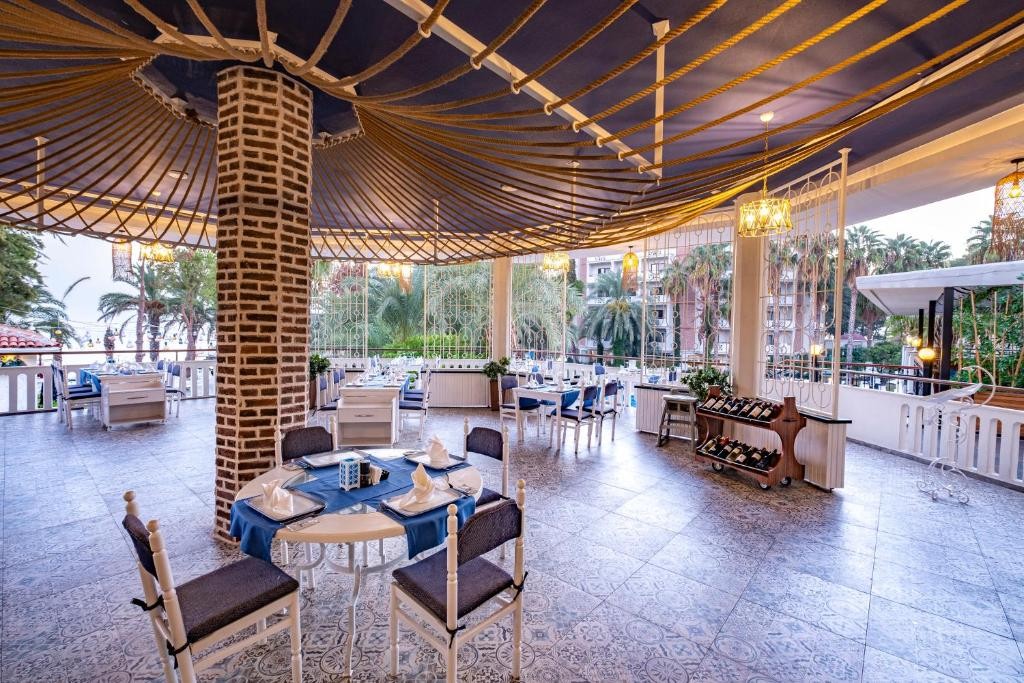 UTOPIA RESORT & RESIDENCE