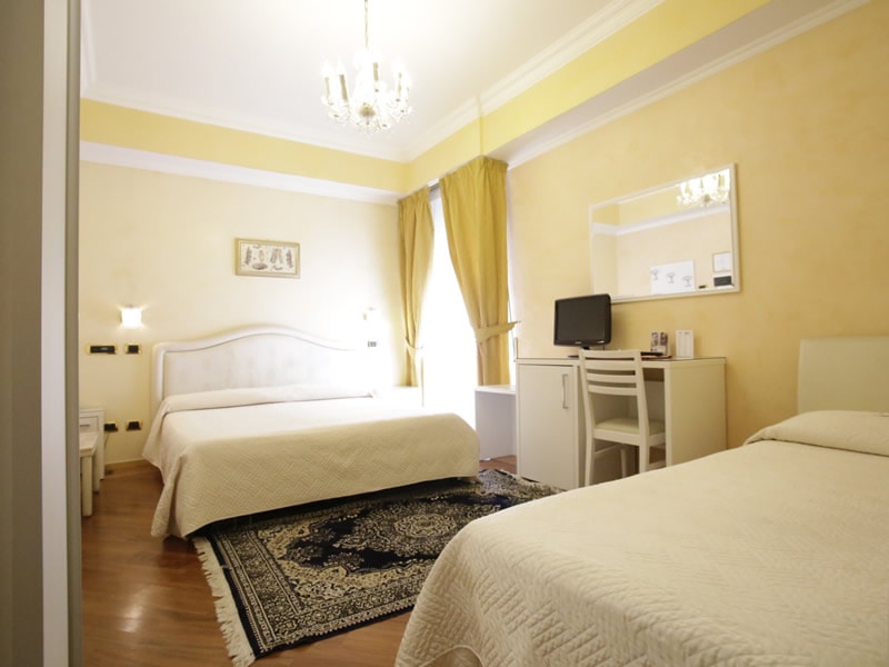 VIENNA OSTENDA HOTEL (RIMINI)