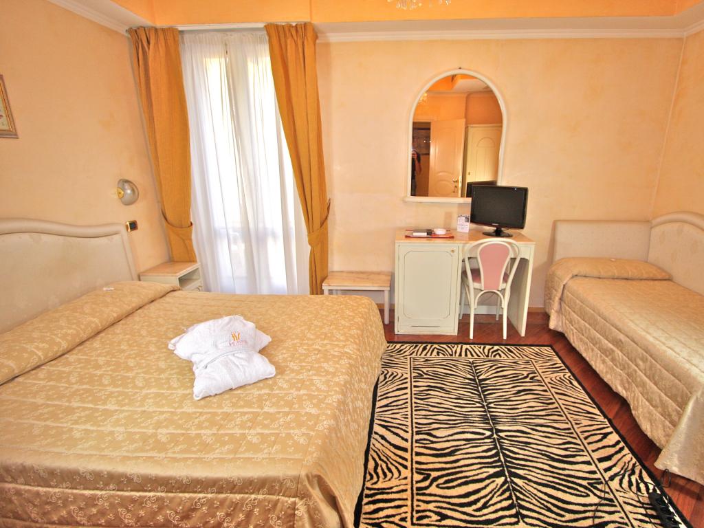 VIENNA OSTENDA HOTEL (RIMINI)