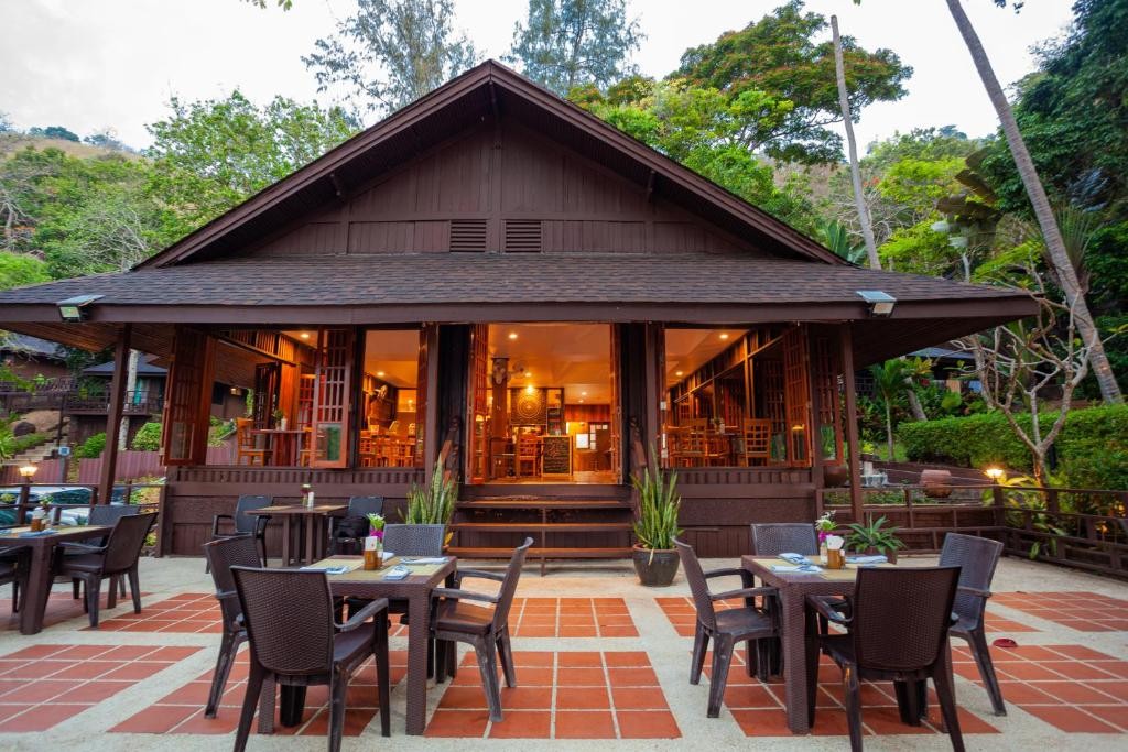 Baan Krating Phuket Resort