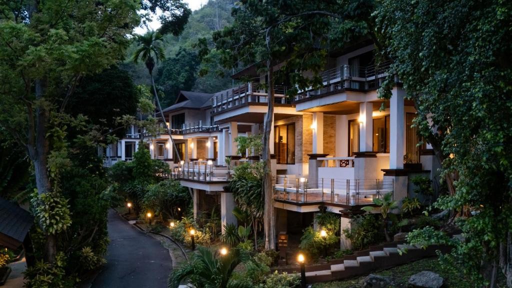 Baan Krating Phuket Resort