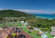Crest Resort & Pool Villas
