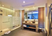Crest Resort & Pool Villas
