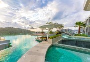 Crest Resort & Pool Villas