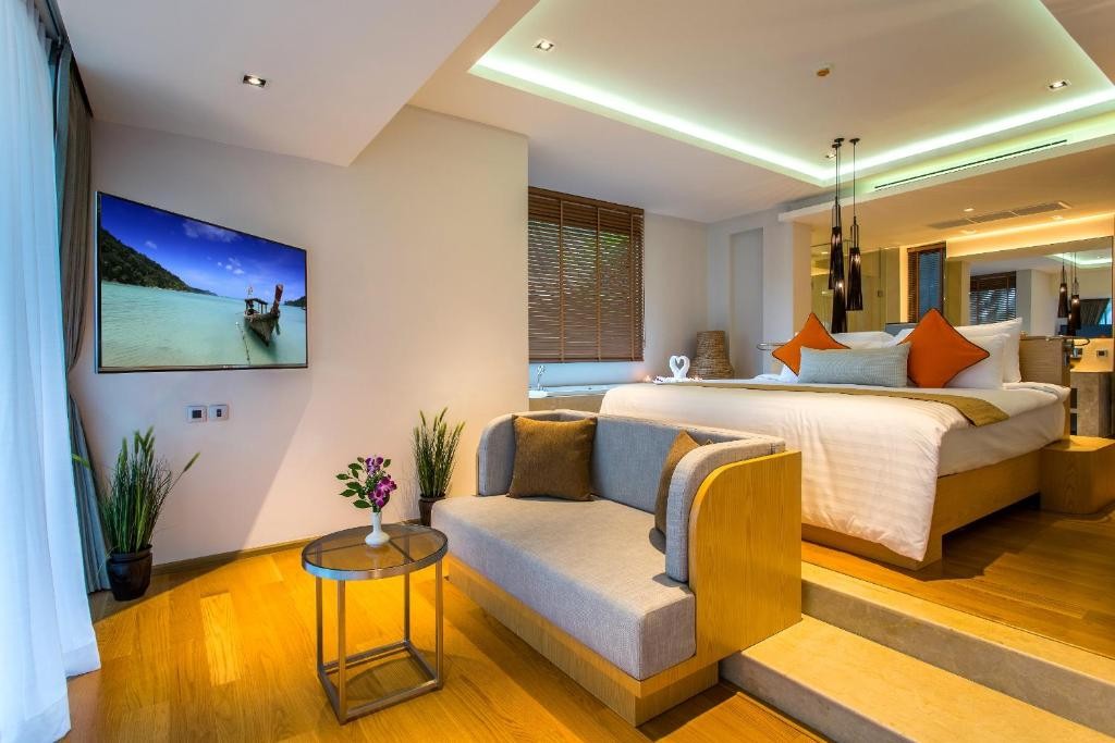 Crest Resort & Pool Villas