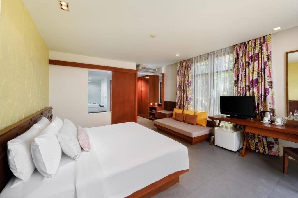 Karon Phunaka Resort