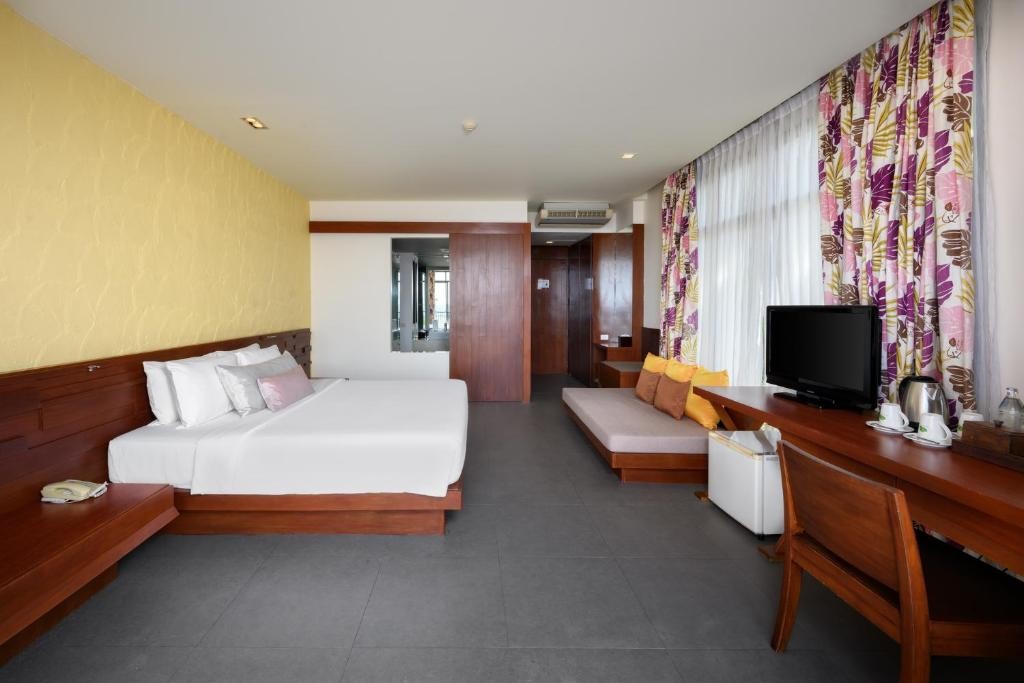 Karon Phunaka Resort