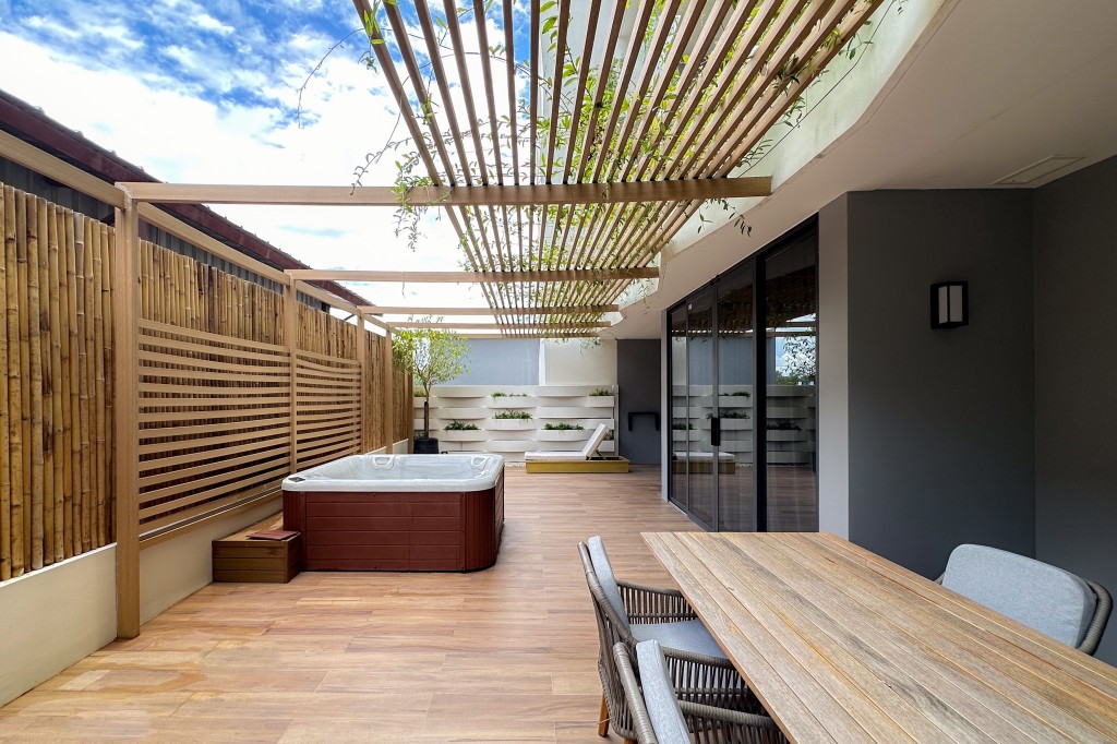 La Green Hotel & Residence