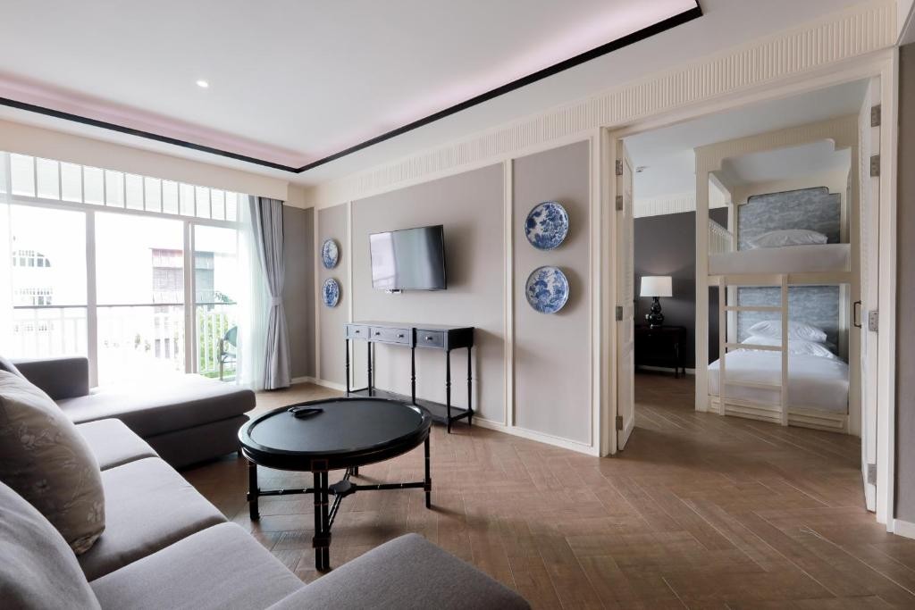 Marina Gallery Kacha Resort