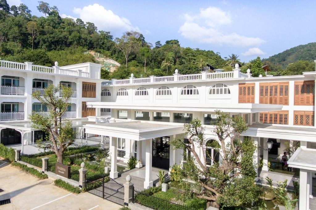 Marina Gallery Kacha Resort