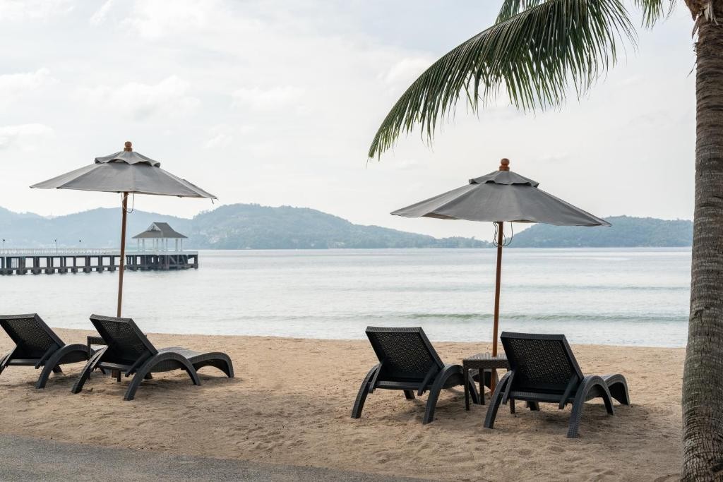 Thavorn Beach Village Resort