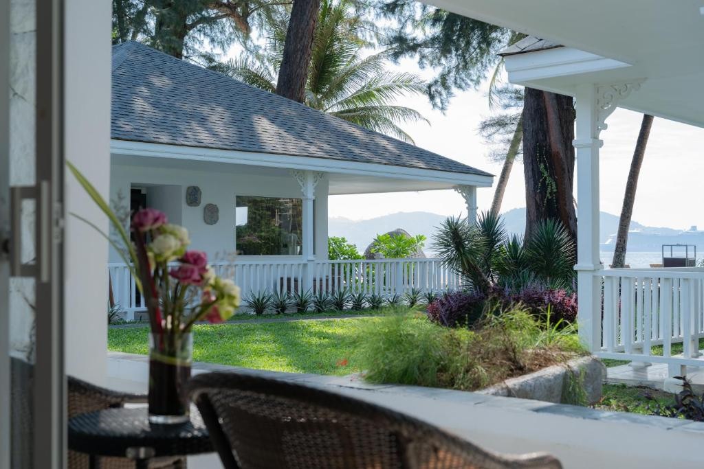 Thavorn Beach Village Resort