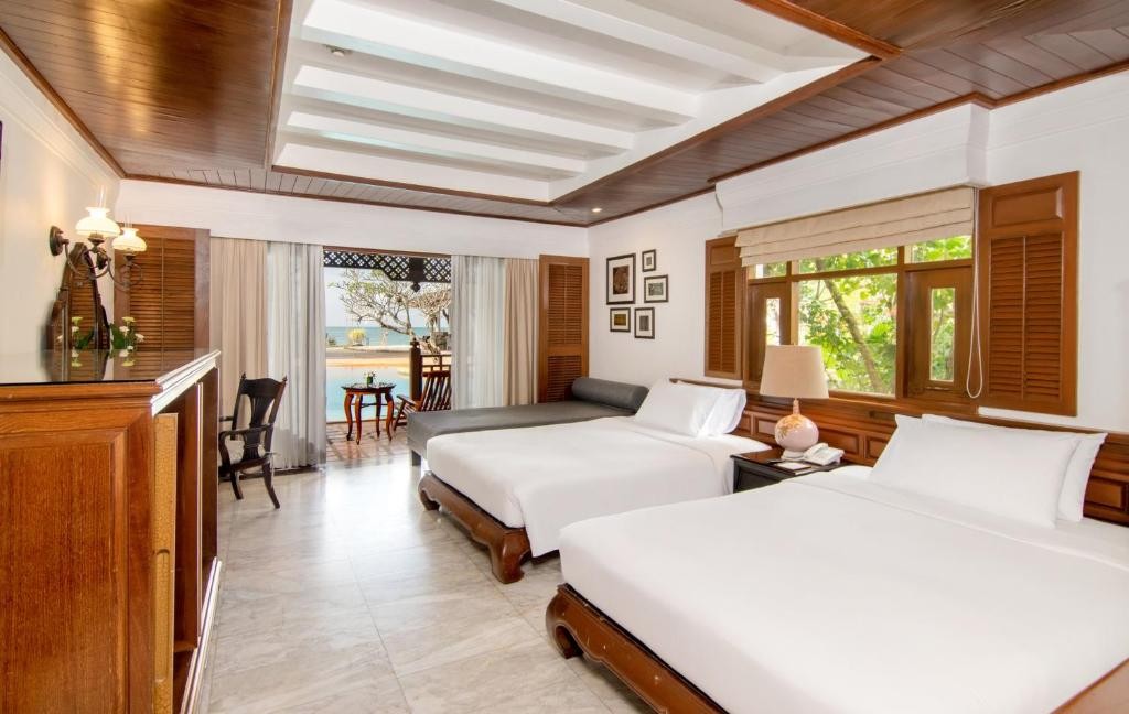 Thavorn Beach Village Resort