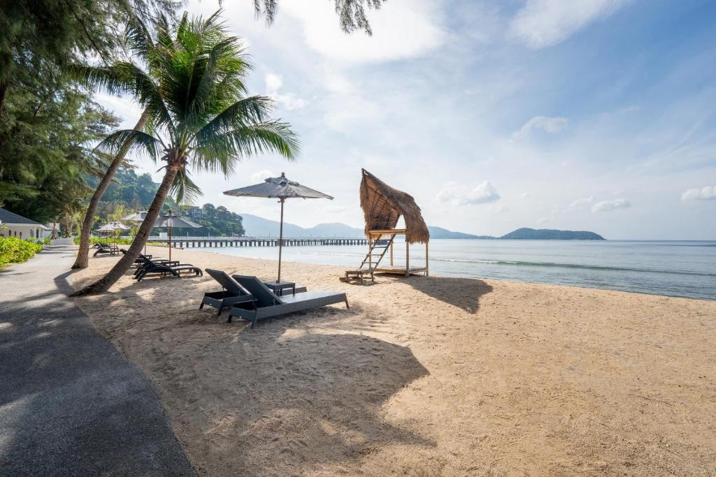 Thavorn Beach Village Resort