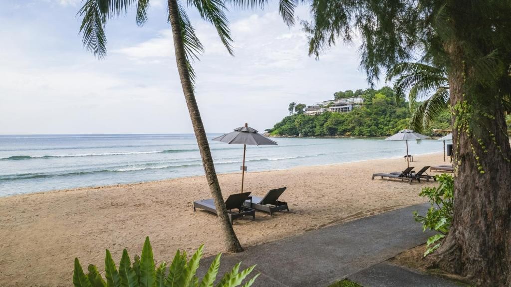 Thavorn Beach Village Resort