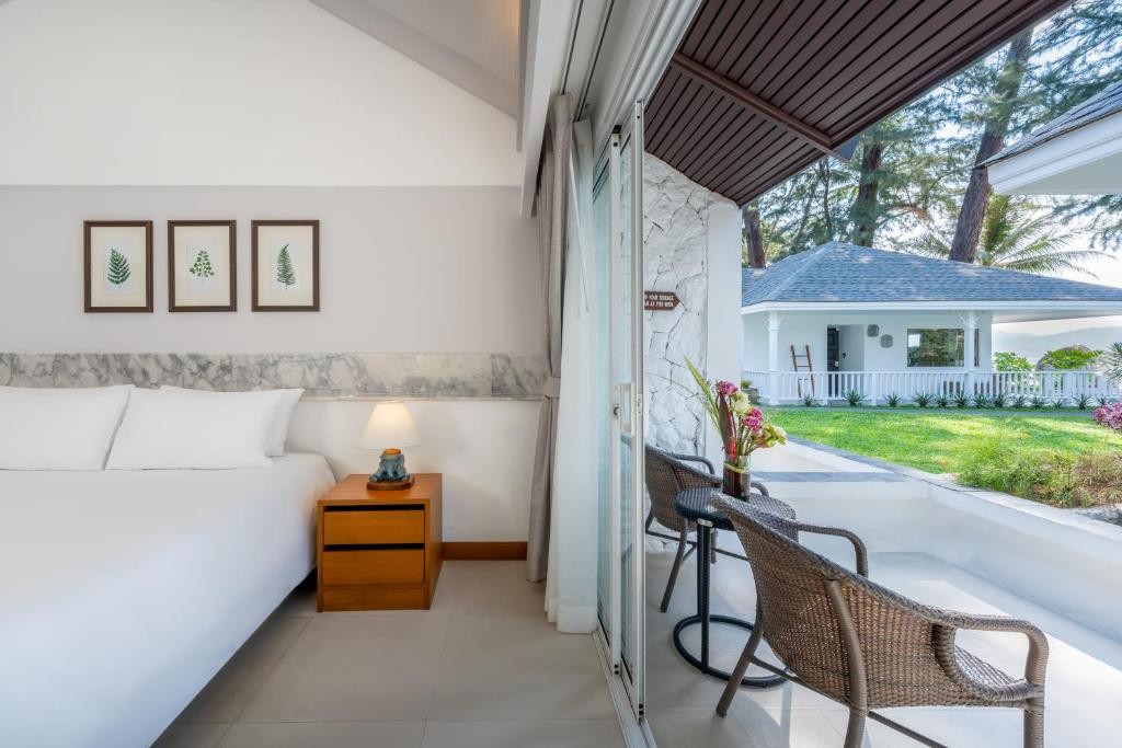 Thavorn Beach Village Resort