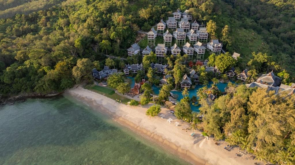 Thavorn Beach Village Resort