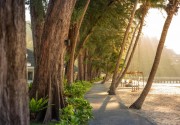 Thavorn Beach Village Resort