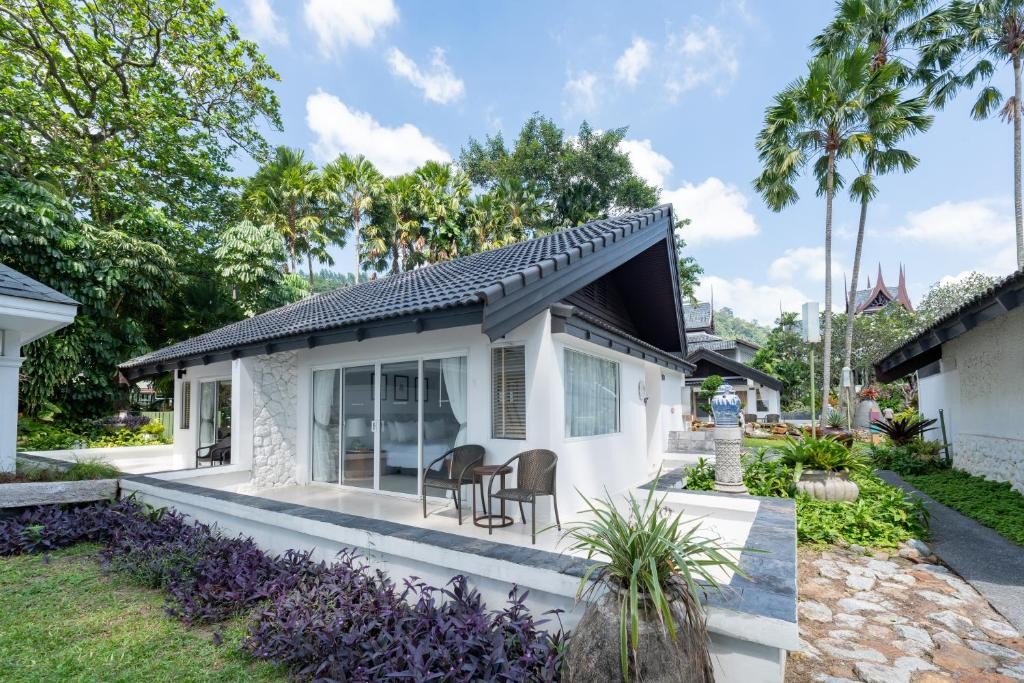 Thavorn Beach Village Resort