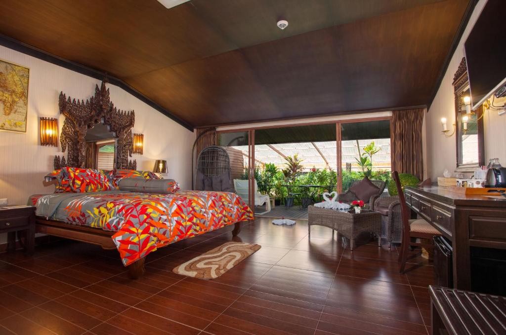 Tropica Bungalow Resort & Restaurant