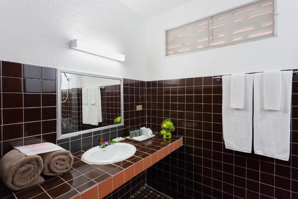 Tropica Bungalow Resort & Restaurant