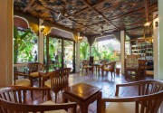Tropica Bungalow Resort & Restaurant