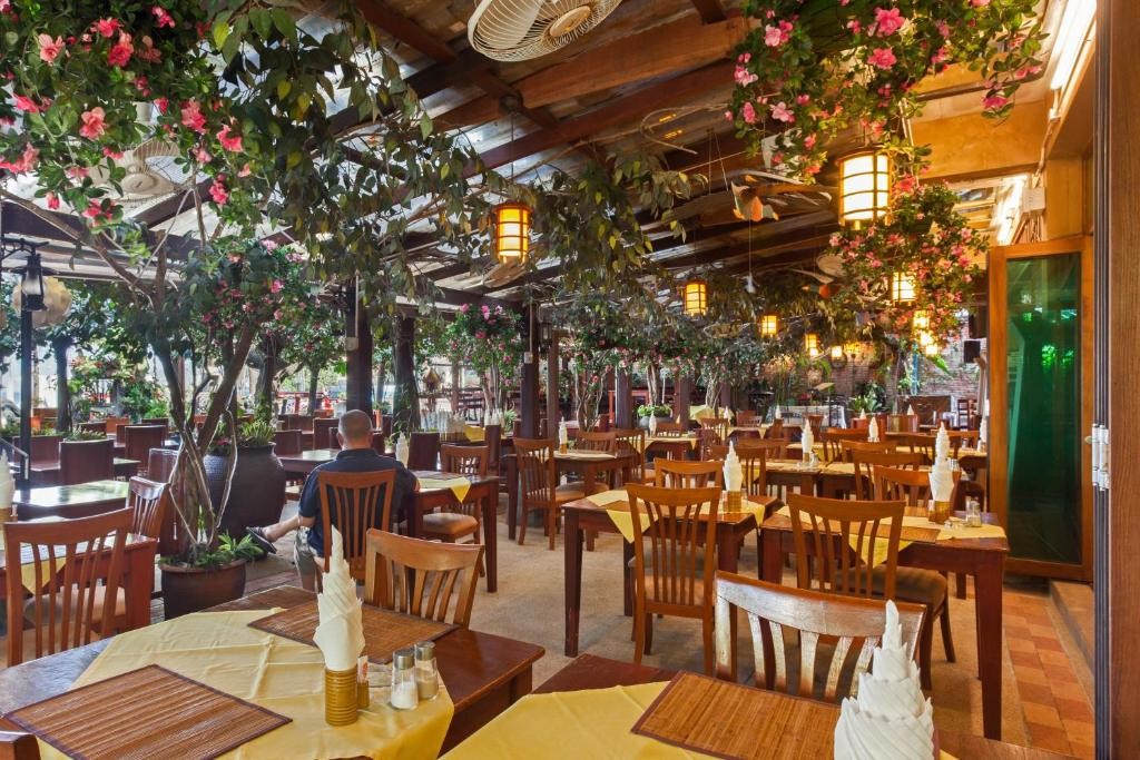 Tropica Bungalow Resort & Restaurant