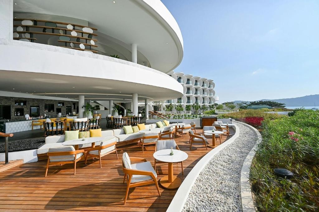 Veranda Resort Phuket Autograph Collection
