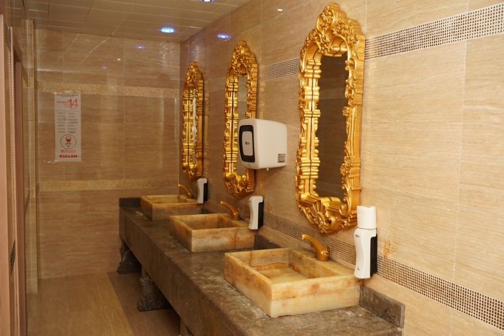 ALERIA BELPORT BEACH HOTEL