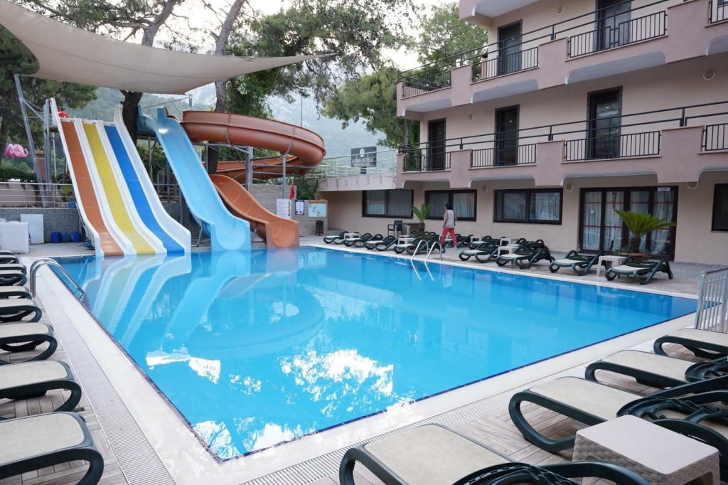 ALERIA BELPORT BEACH HOTEL