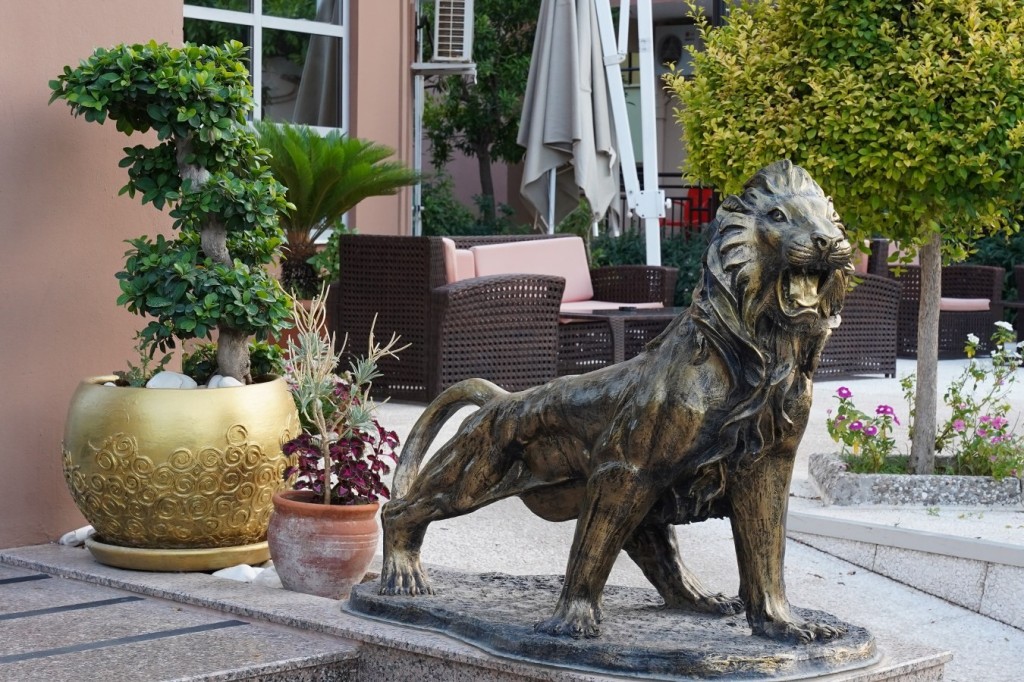 ALERIA BELPORT BEACH HOTEL