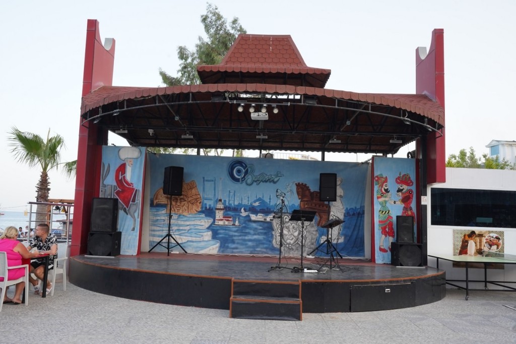 ALERIA BELPORT BEACH HOTEL